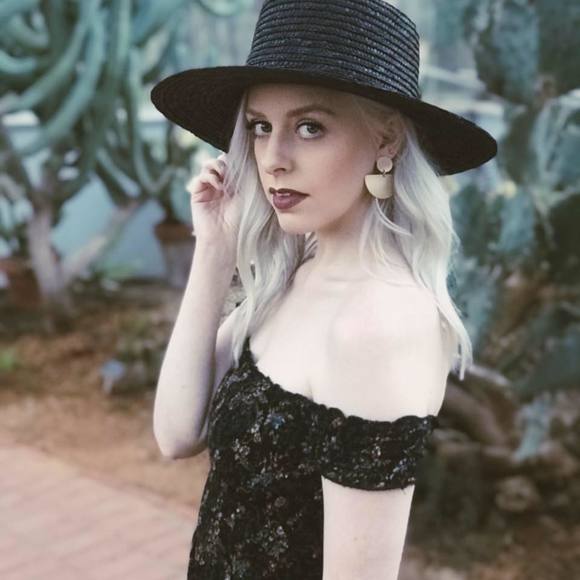 _carolineponder